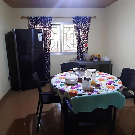 Yogi Home Stay Near Freetown Airport Exterior foto