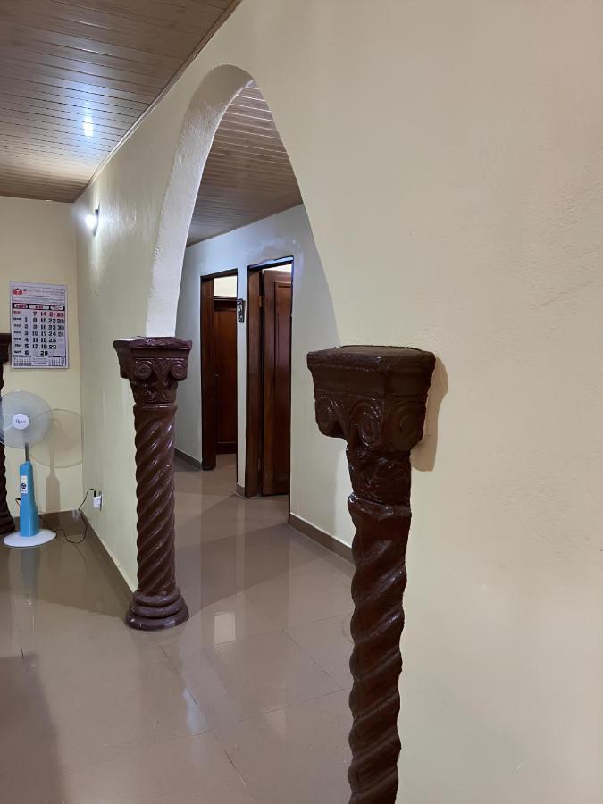 Yogi Home Stay Near Freetown Airport Exterior foto