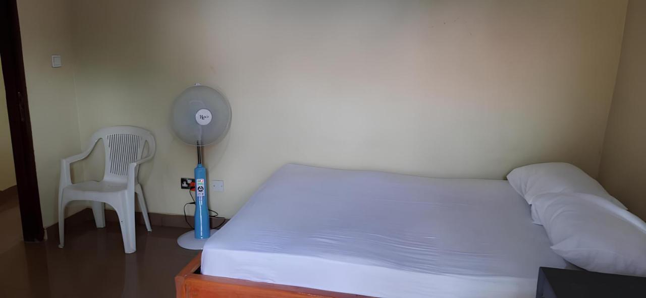 Yogi Home Stay Near Freetown Airport Exterior foto