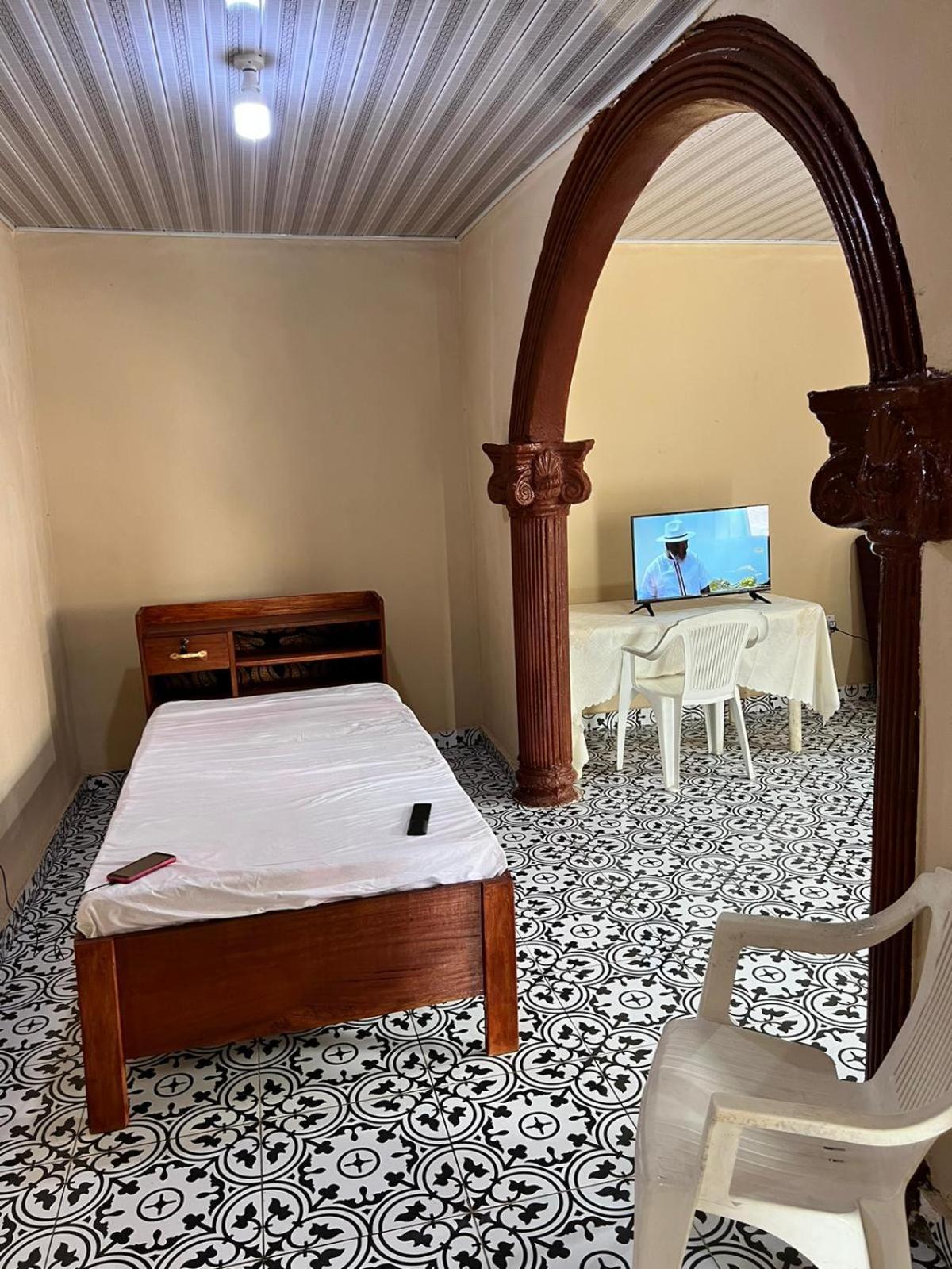 Yogi Home Stay Near Freetown Airport Exterior foto