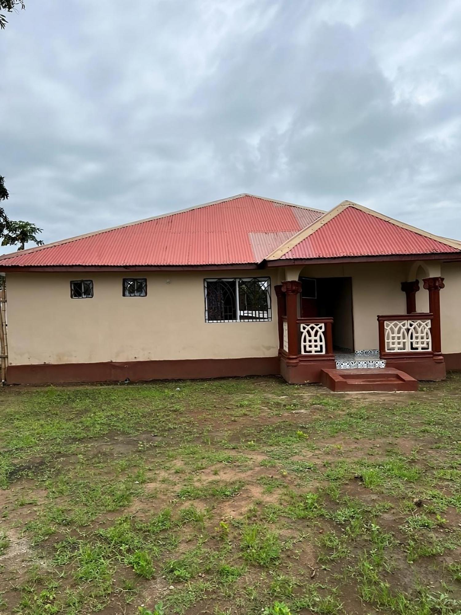 Yogi Home Stay Near Freetown Airport Exterior foto