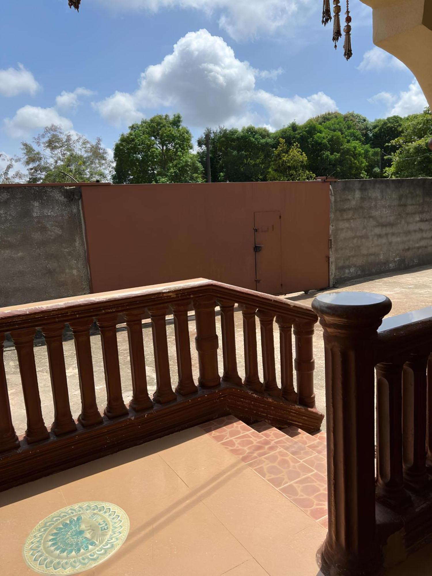 Yogi Home Stay Near Freetown Airport Exterior foto